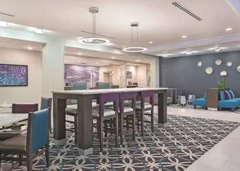 La Quinta Inn & Suites by Wyndham Chattanooga - Lookout Mtn hotel thumbnail 3