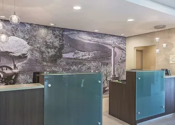 La Quinta Inn & Suites by Wyndham Chattanooga - Lookout Mtn hotel thumbnail 4