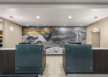 La Quinta Inn & Suites by Wyndham Chattanooga - Lookout Mtn hotel thumbnail 5