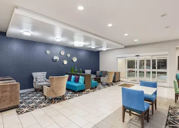 La Quinta Inn & Suites by Wyndham Chattanooga - Lookout Mtn hotel thumbnail 6