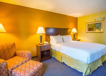 Holiday Inn Express & Suites Richland by IHG hotel thumbnail 3