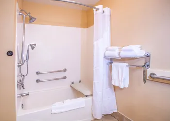 Holiday Inn Express & Suites Richland by IHG hotel thumbnail 7