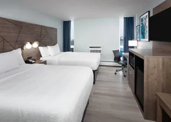 Wingate by Wyndham Sheboygan hotel thumbnail 5
