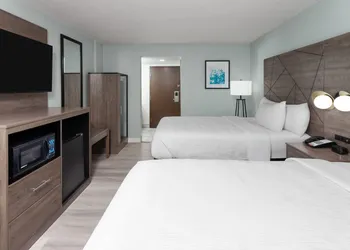 Wingate by Wyndham Sheboygan hotel thumbnail 7