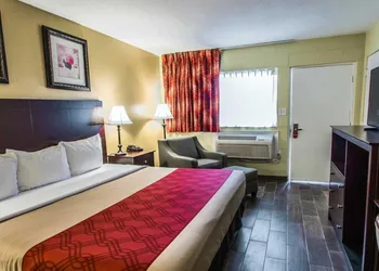 Econo Lodge Cocoa Beach - near the Port hotel thumbnail 6