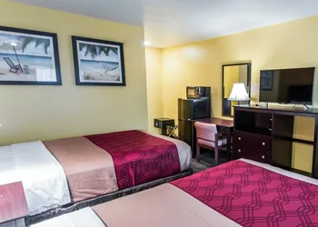 Econo Lodge Cocoa Beach - near the Port hotel thumbnail 7