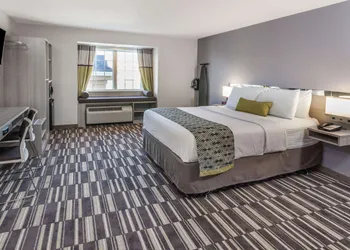 Microtel Inn & Suites by Wyndham West Fargo Medical Center hotel thumbnail 8