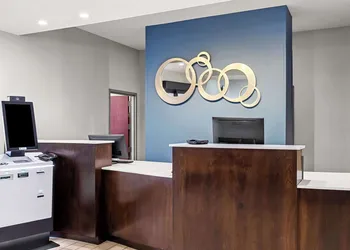 Best Western St. Louis Airport North Hotel & Suites hotel thumbnail 6