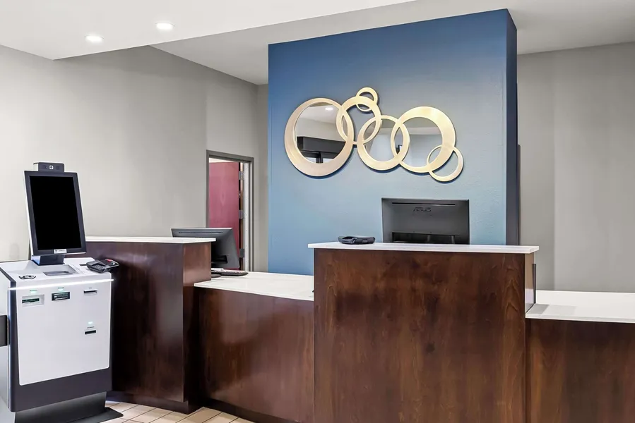 Best Western St. Louis Airport North Hotel & Suites hotel detail image 6