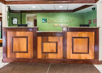 Quality Inn South hotel thumbnail 2