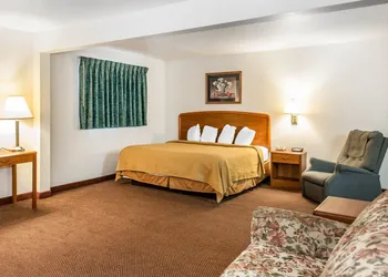 Quality Inn South hotel thumbnail 3