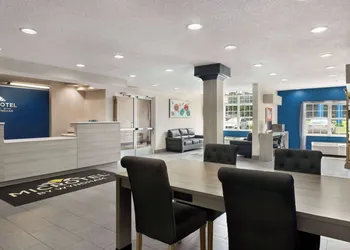 Microtel Inn & Suites by Wyndham Florence/Cincinnati Airport hotel thumbnail 3