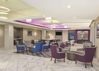 La Quinta Inn & Suites by Wyndham Springfield IL hotel thumbnail 3