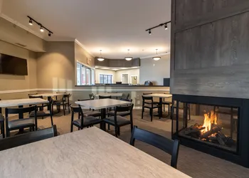 BCMInns Fort McMurray hotel thumbnail 2