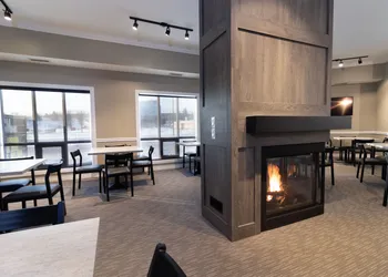 BCMInns Fort McMurray hotel thumbnail 3