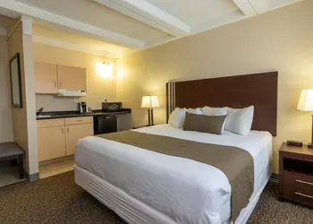 BCMInns Fort McMurray hotel thumbnail 6