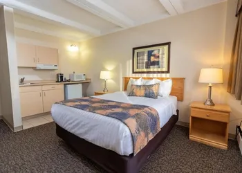 BCMInns Fort McMurray hotel thumbnail 8
