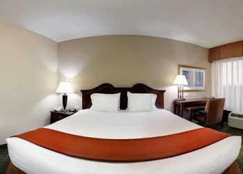Holiday Inn Express Hotel & Suites Cape Girardeau I-55 by IHG hotel thumbnail 3