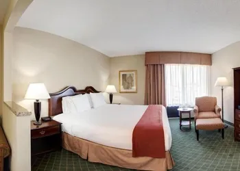 Holiday Inn Express Hotel & Suites Cape Girardeau I-55 by IHG hotel thumbnail 5