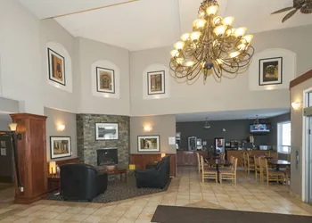 Lakeview Inns & Suites - Fort Nelson hotel thumbnail 4