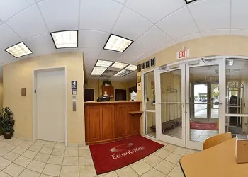 Econo Lodge Valdosta Mall Area hotel thumbnail 2