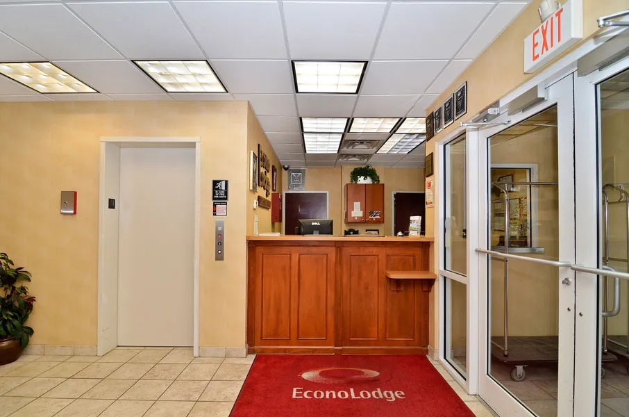 Econo Lodge Valdosta Mall Area hotel detail image 6