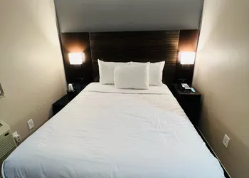 Rockaway Hotel Brooklyn hotel thumbnail 3