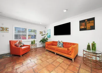 Hollywood Beach Suites hotel thumbnail 3