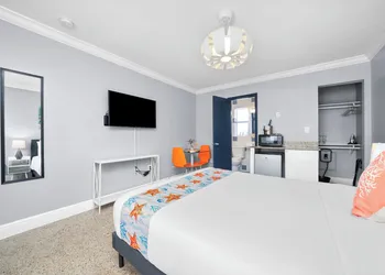 Hollywood Beach Suites hotel thumbnail 4
