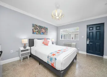 Hollywood Beach Suites hotel thumbnail 6