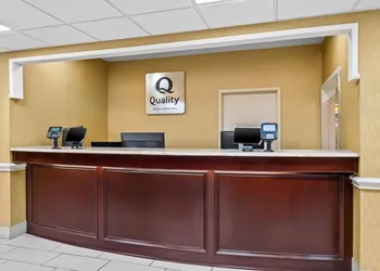 Quality Inn & Suites San Antonio Airport - Stone Oak hotel thumbnail 3