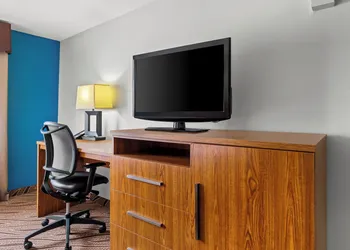 Quality Inn & Suites San Antonio Airport - Stone Oak hotel thumbnail 6