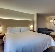 Holiday Inn Express & Suites - Interstate 380 at 33rd Avenue by IHG hotel detail image 3