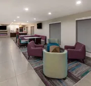 La Quinta Inn & Suites by Wyndham Houston NW Brookhollow hotel detail image 3