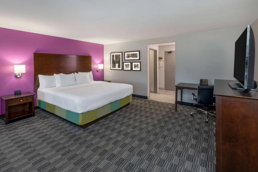 La Quinta Inn & Suites by Wyndham Houston NW Brookhollow hotel detail image 6