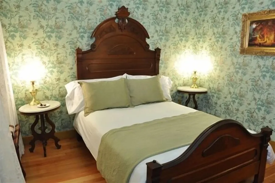 Cosmopolitan Hotel & Restaurant hotel detail image 2