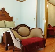 Cosmopolitan Hotel & Restaurant hotel detail image 7