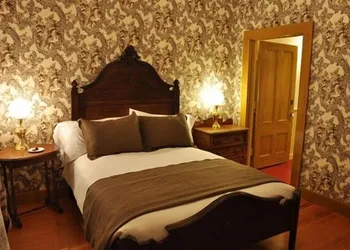 Cosmopolitan Hotel & Restaurant hotel thumbnail 8