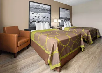 Super 8 by Wyndham Henrietta/Rochester Area hotel thumbnail 8