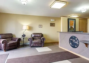 Econo Lodge Jamestown South hotel thumbnail 2