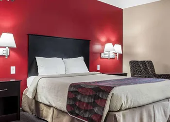 Econo Lodge Jamestown South hotel thumbnail 5