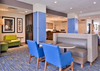 Holiday Inn Express & Suites Mall of America - MSP Airport by IHG hotel thumbnail 2