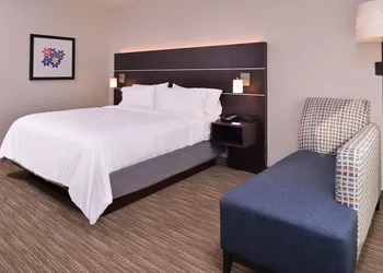 Holiday Inn Express & Suites Mall of America - MSP Airport by IHG hotel thumbnail 7
