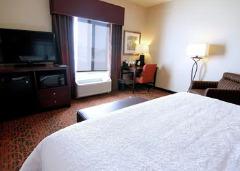 Hampton Inn & Suites Grand Forks hotel thumbnail 6