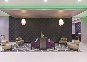 La Quinta Inn & Suites by Wyndham College Station South hotel thumbnail 3