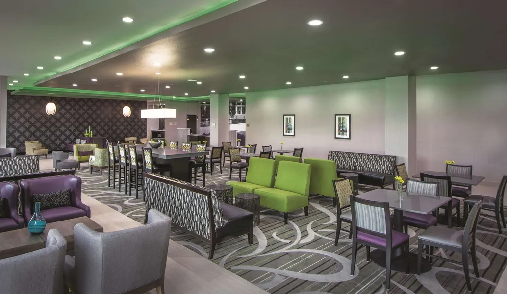 La Quinta Inn & Suites by Wyndham College Station South hotel detail image 6