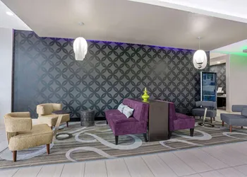 La Quinta Inn & Suites by Wyndham College Station South hotel thumbnail 8