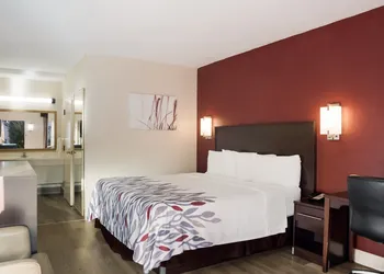 Red Roof Inn Tupelo hotel thumbnail 6