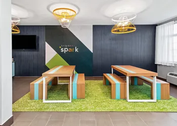 Spark by Hilton Rochester South hotel thumbnail 2