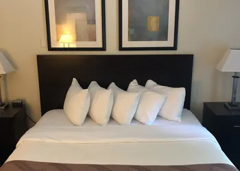 Days Inn by Wyndham Penn State hotel thumbnail 3